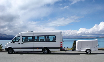 新西蘭中旅車輛隊伍